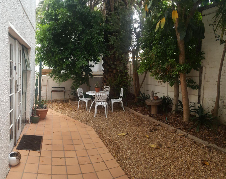 2 Bedroom Property for Sale in Gardens Western Cape